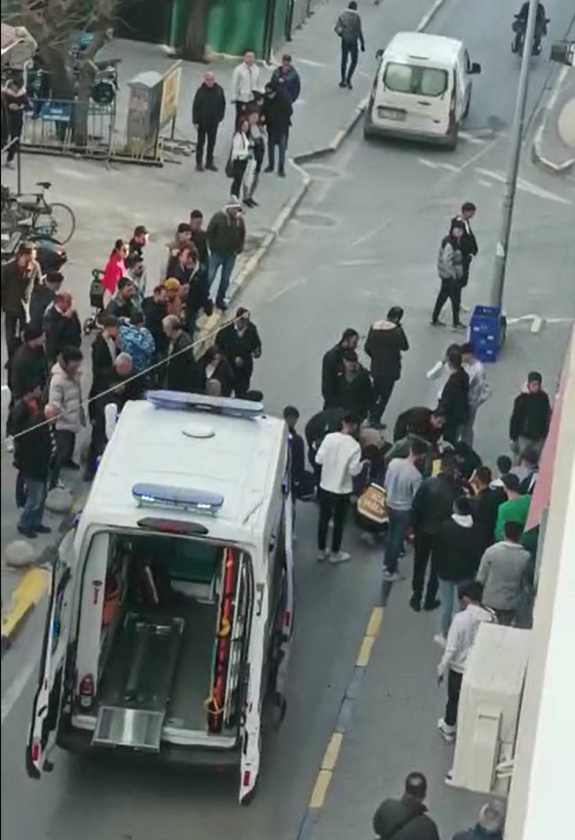 Uşak’ta sokak ortasında bıçaklar çekildi 4
