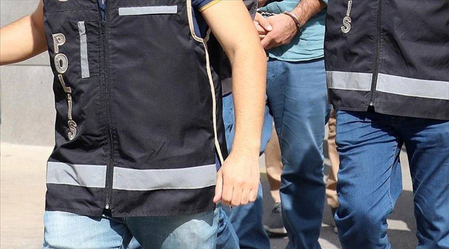 Uşak polisinden uyuşturucu operasyonu!  3 kişi  tutuklandı 5