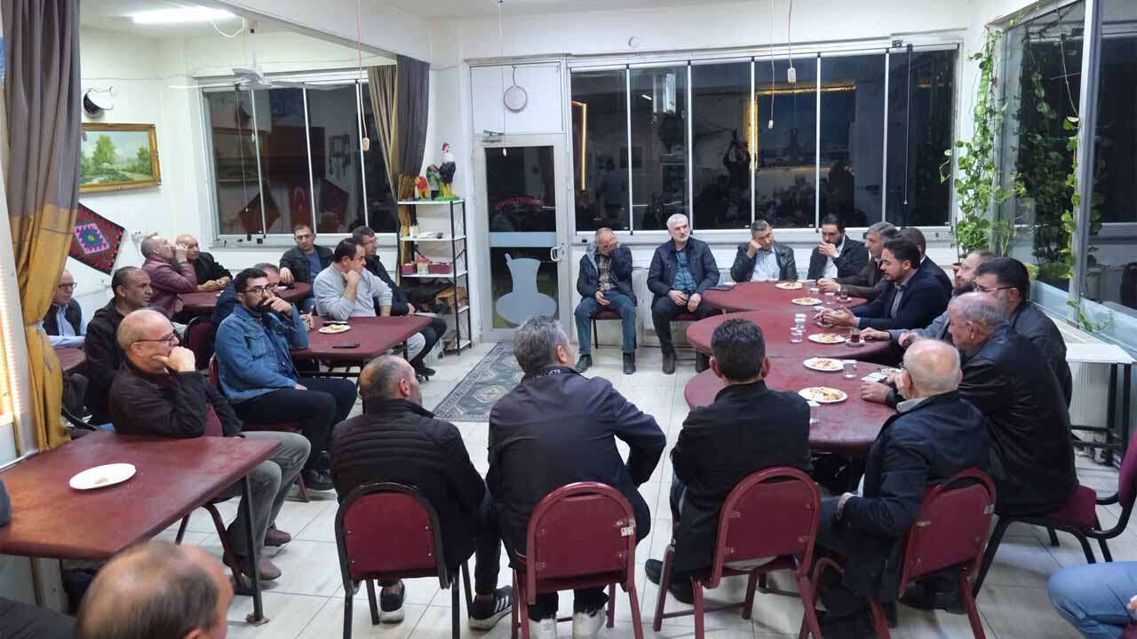 AK Parti Uşak Teşkilatı Öz Selendililer Derneğini Ziyaret Etti