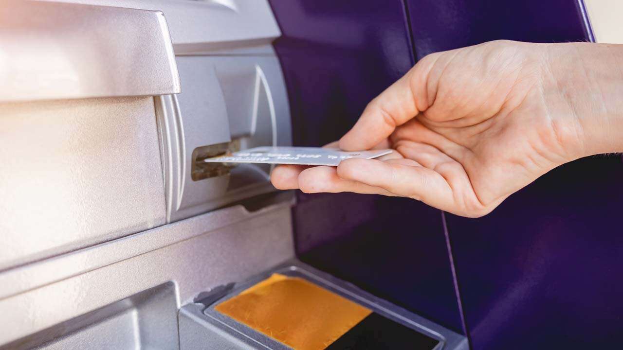 ATM'de Sıkışan Paranın İade Süreci Nasıl İşliyor?