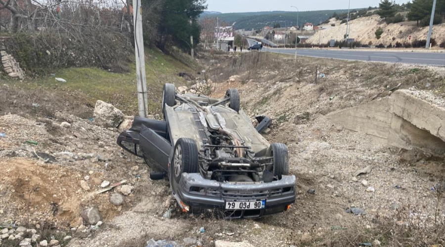 Uşak'ta iki otomobil çarpıştı! 5 yaralı var