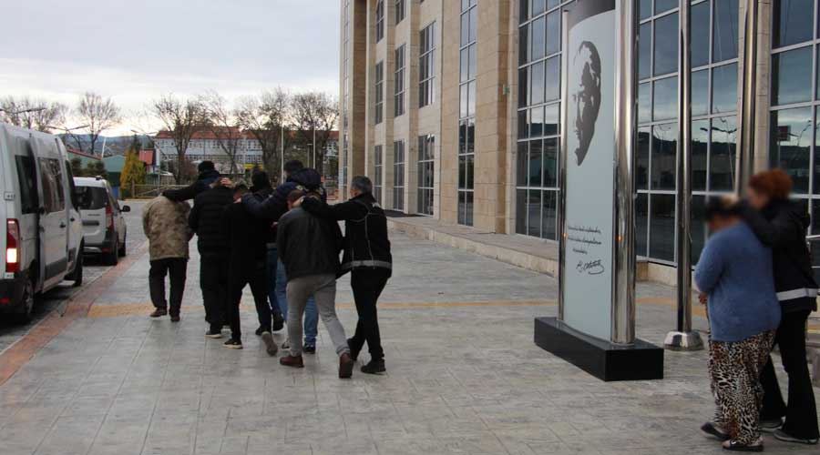 Uşak'taki uyuşturucu operasyonunda binlerce hap ele geçirildi