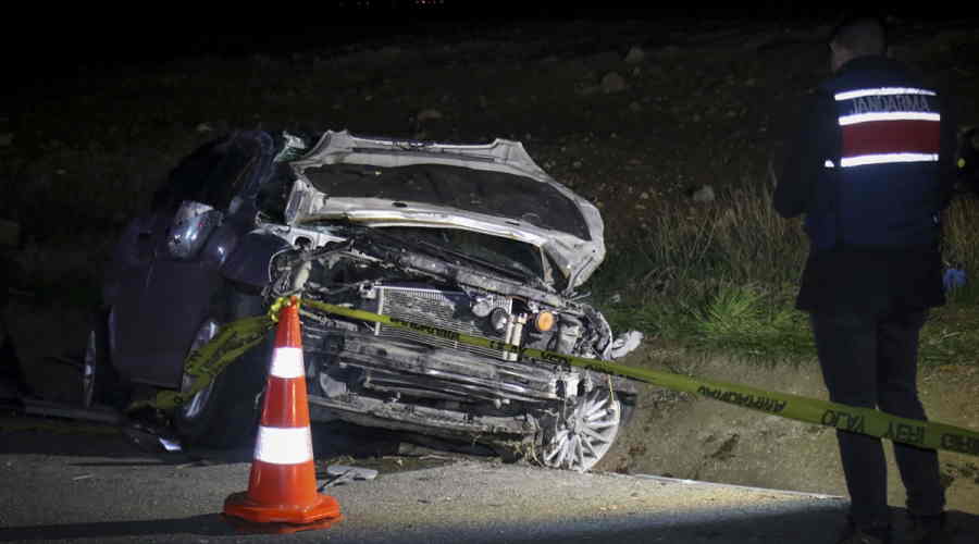 Gediz kavşağı yakınlarında şarampole devrilen otomobilin sürücüsü öldü