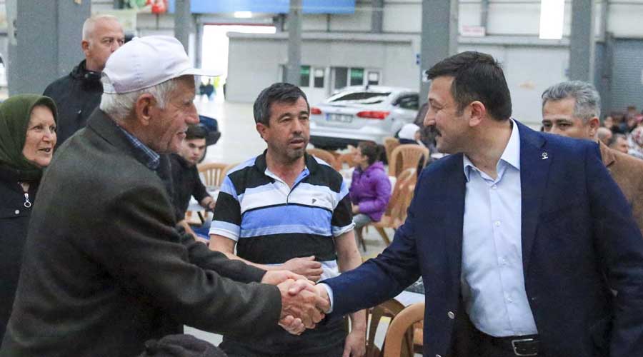 Hamza Dağ, Uşak'ta iftar programına katıldı