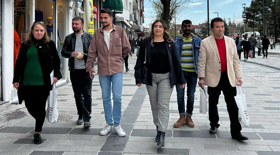 Zafer Partisi Uşak milletvekili adayı Meltem Aydoğan’dan esnaf ziyareti