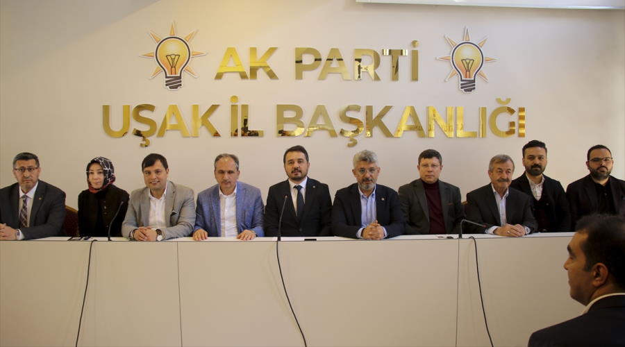 AK Parti Uşak İl Başkanlığı'nda bayramlaşma programı düzenlendi