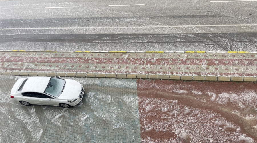 Uşak'ta dolu yağışı etkili oldu