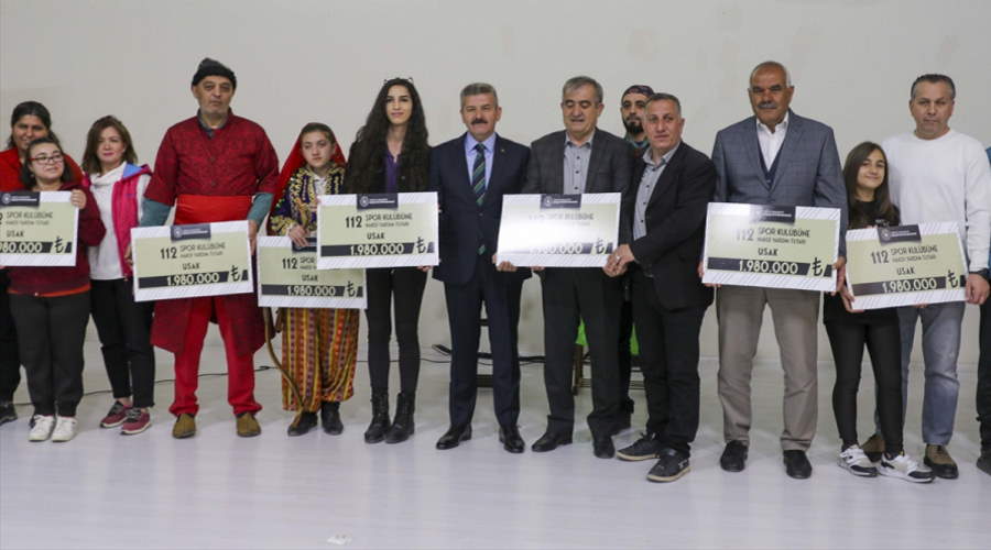 Uşak'ta amatör spor kulüplerine ayni ve nakdi destek yapıldı