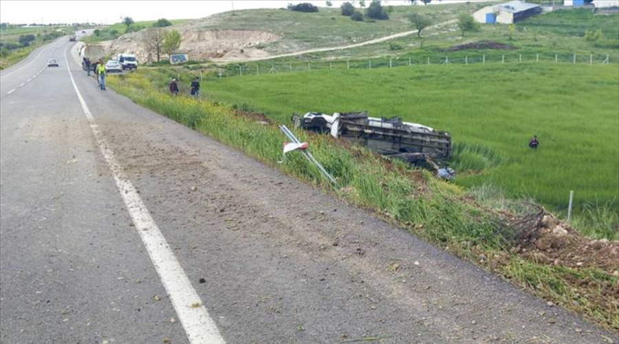 İnay köyü yakınlarında tanker kazası! Sürücüsü yaralandı