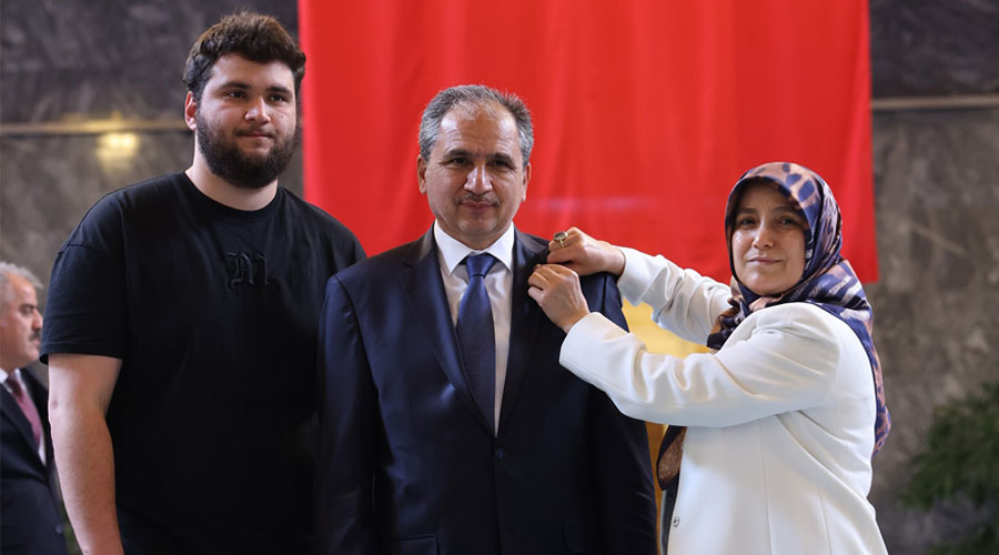 AK Parti Uşak Milletvekili İsmail Güneş TBMM'de kaydını yaptırdı