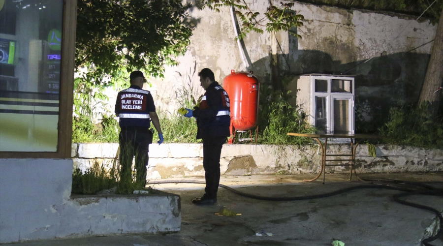 Uşak'ta akaryakıt istasyonunda silahlı kavga!