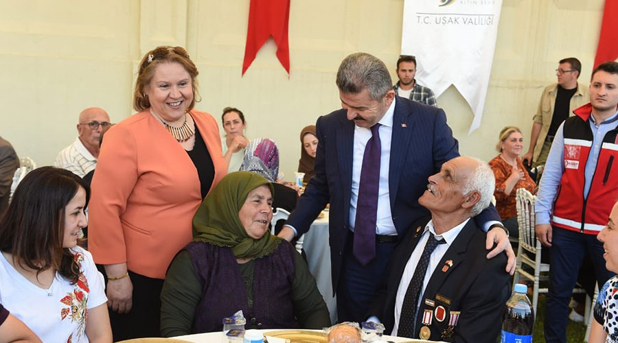 Uşak'taki 15 Temmuz programında şehit yakınları ve gaziler buluştu
