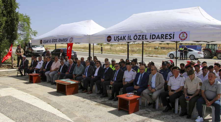 Uşak'ta 15 Temmuz Demokrasi ve Milli Birlik Günü'nde şehitlik ziyaret edildi