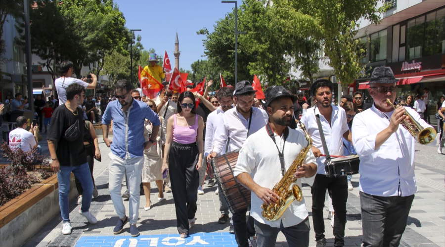 Uşak'ta 5. Uluslararası Tiyatro Festivali başladı