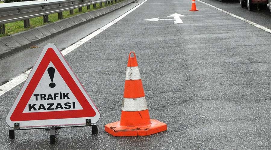 Sivaslı’daki motosiklet kazasında sürücü ağır yaralandı