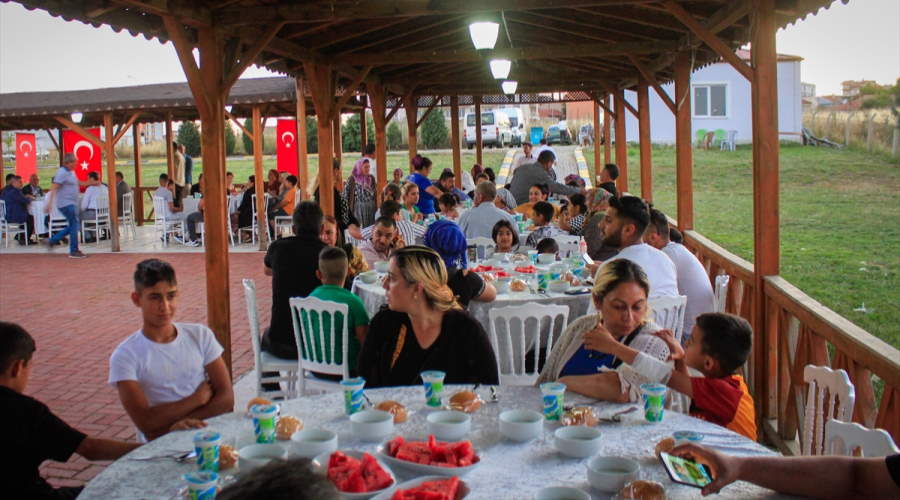 Uşak'ta Işık Çakır Sultan Cemevi'nde iftar programı düzenlendi