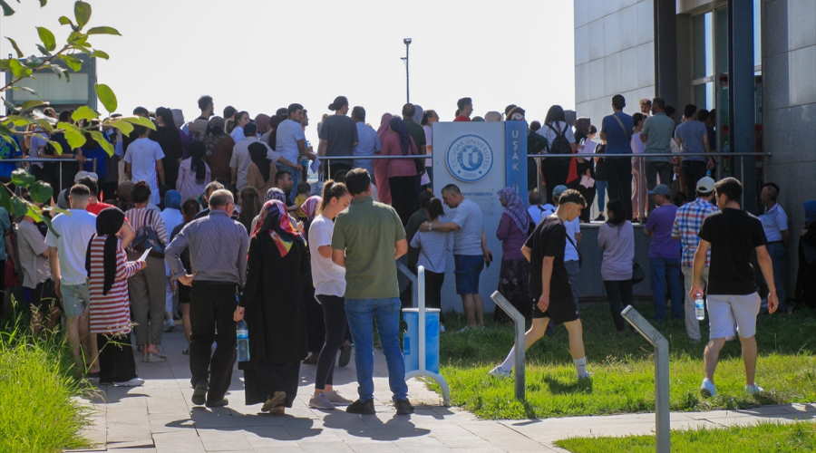 Uşak'ta KPSS Genel Yetenek ve Genel Kültür oturumuna 5 bin 623 aday katıldı