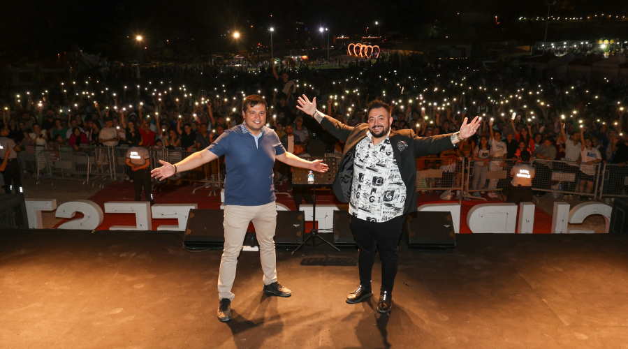 Hüseyin Kağıt, Gurbetçi Festivali'nde sevenleriyle buluştu