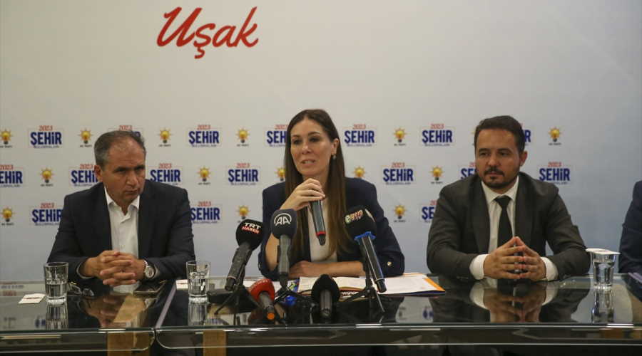 AK Parti Genel Başkan Yardımcısı Karaaslan Uşak'ta konuştu