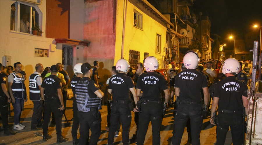 Uşak'ta akrabalar arasında bıçaklı kavga! 5 kişi yaralandı