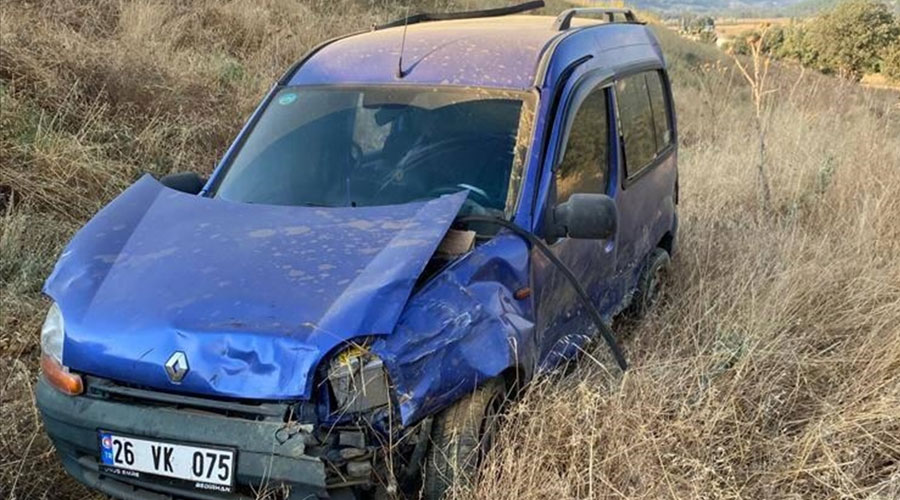Gediz-Uşak kara yolunda trafik kazası, 4 yaralı