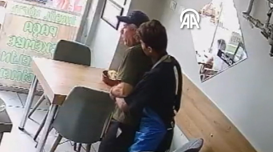 Uşak'ta, 16 yaşındaki stajyer öğrenci Heimlich manevrasıyla hayat kurtardı