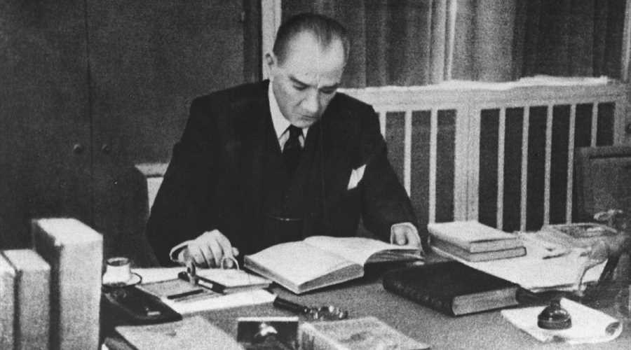 Atatürk, Cumhuriyetin 100. yılında yapay zeka ile halkına seslendi