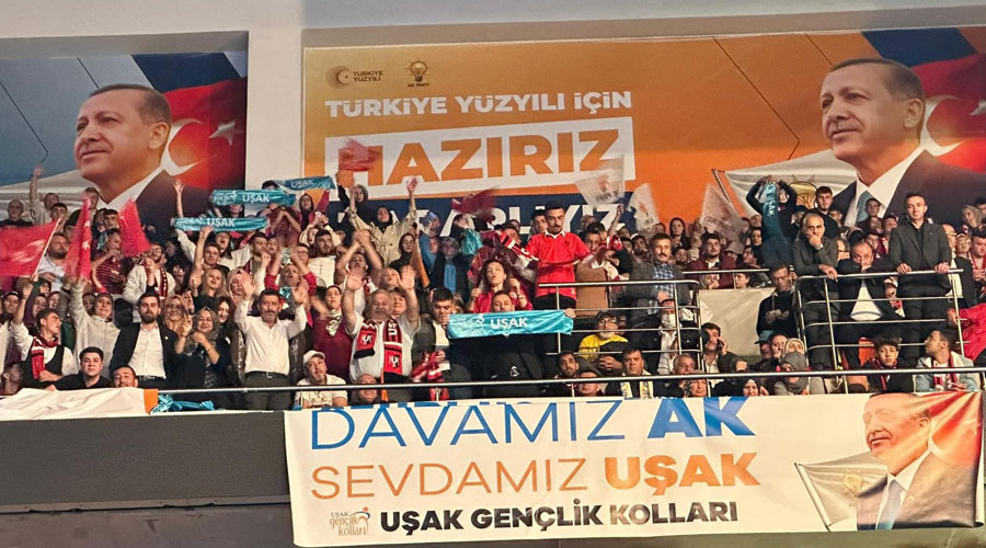 AK Parti 4. Olağanüstü Kongresi'ne Uşak'tan yoğun ilgi! Milletvekilinden tebrik gecikmedi