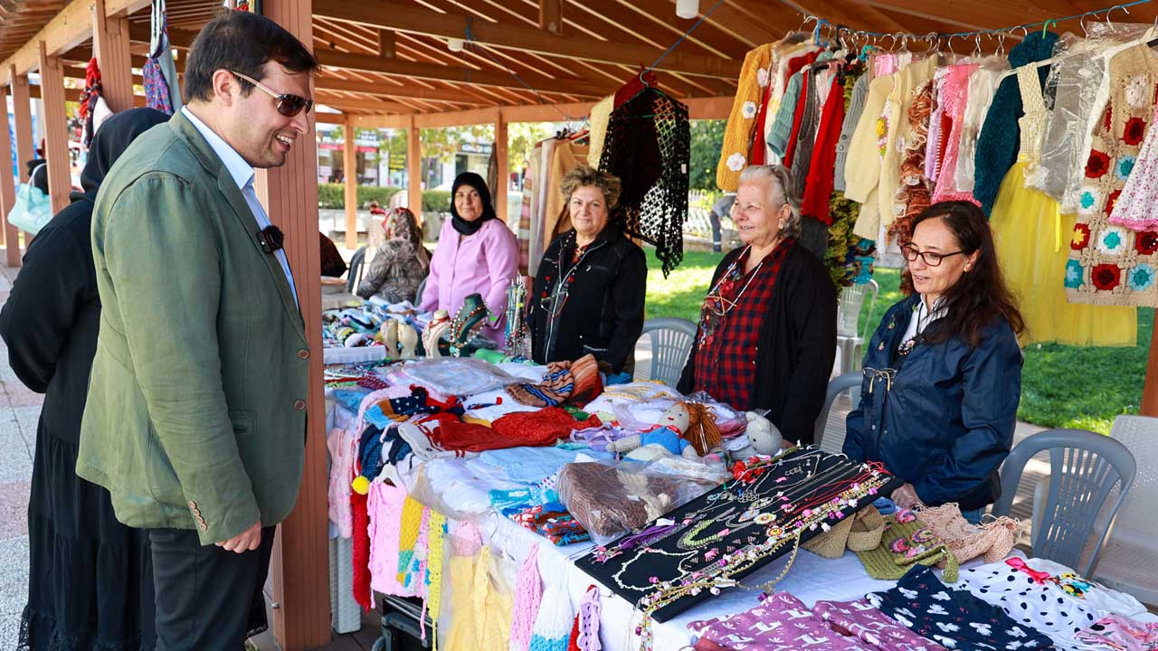 El emeği göz nuru birbirinden güzel ürenler Zümra Kadın El Emeği Pazarı’nda