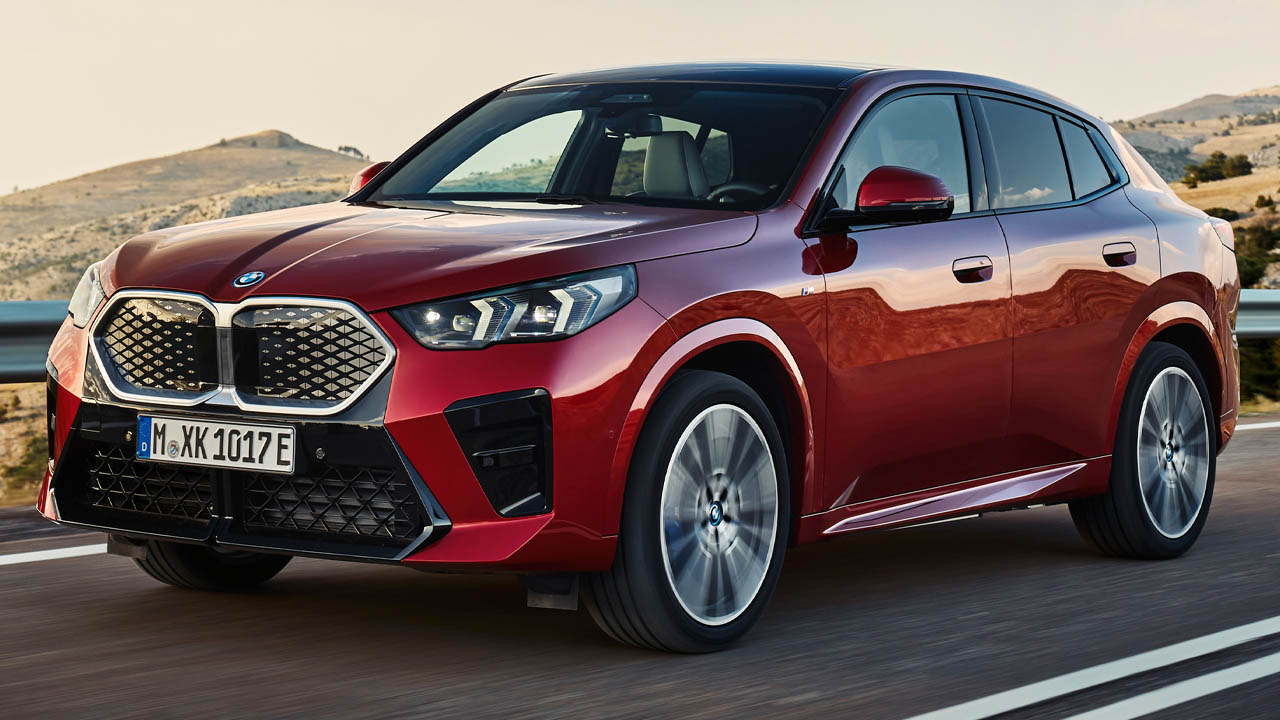 Uşaklı otomobil tutkunları: BMW iX2 üzerindeki örtü nihayet kalktı!