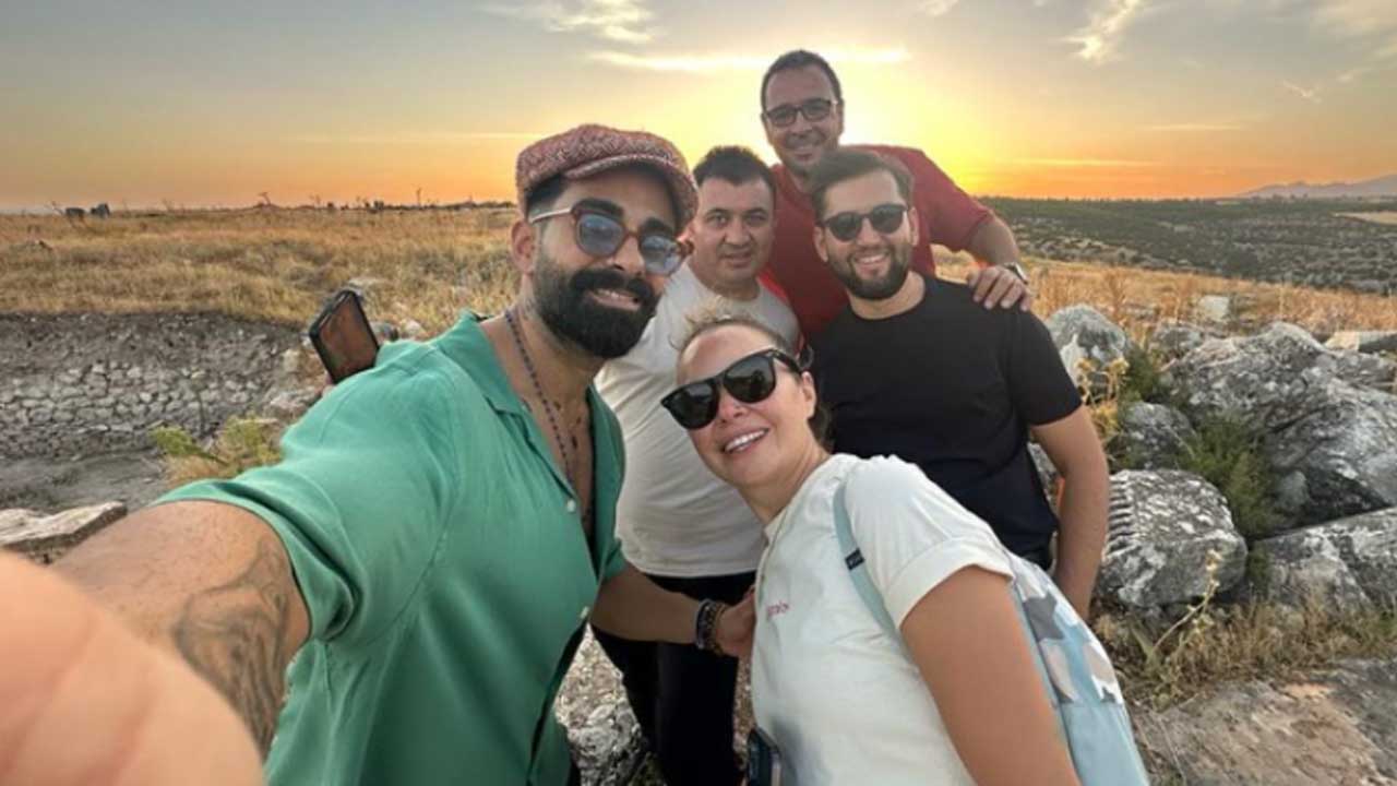 Gökhan Türkmen’in Uşak’ta çekilen Kiraz Çiçekleri klibi ilk kez gün yüzüne çıktı!