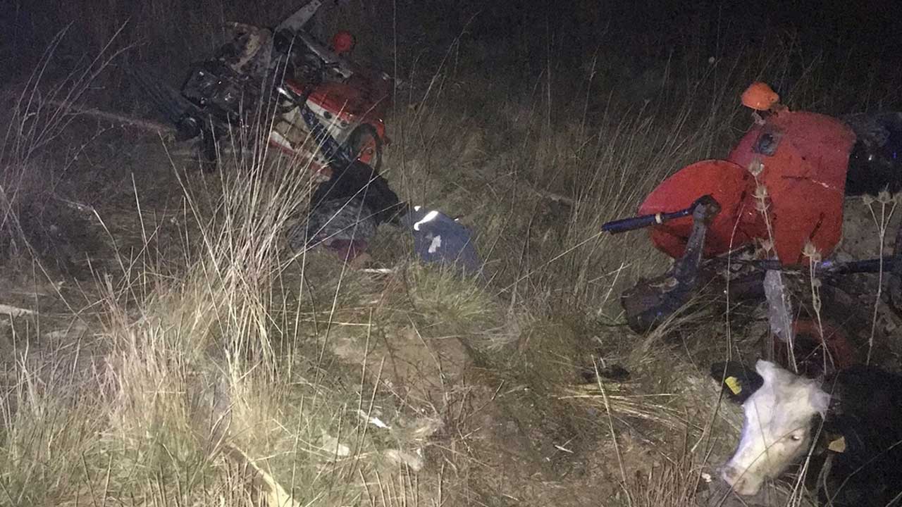Tır park halindeki traktöre çarptı! 2 kişi yaşamını yitirdi