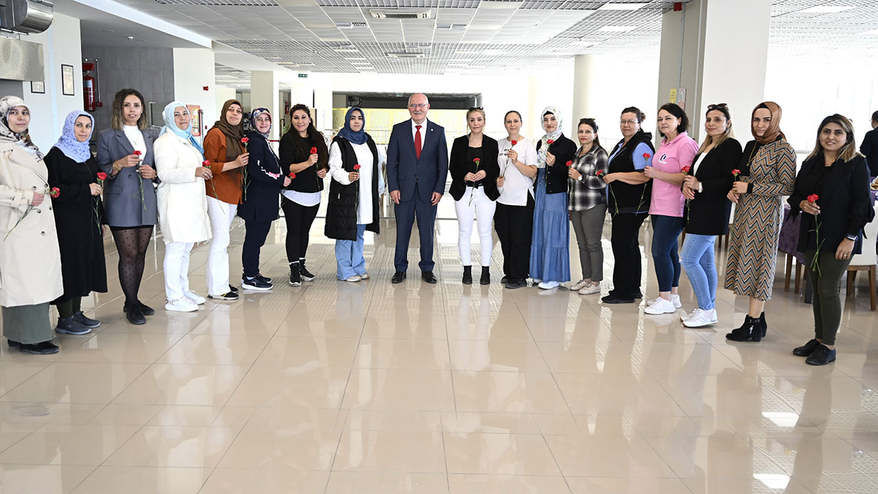 Uşak Üniversitesi'nin 34 yaşını aşmış kadın öğrencilerinin azim hikayesi