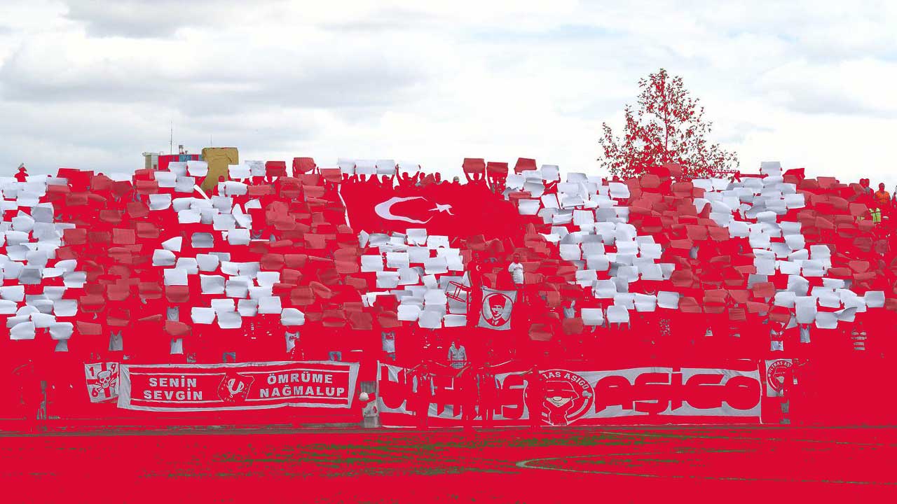 Uşakspor'a taraftarlardan büyük tepki: 'Sorumlular istifa etmeli'