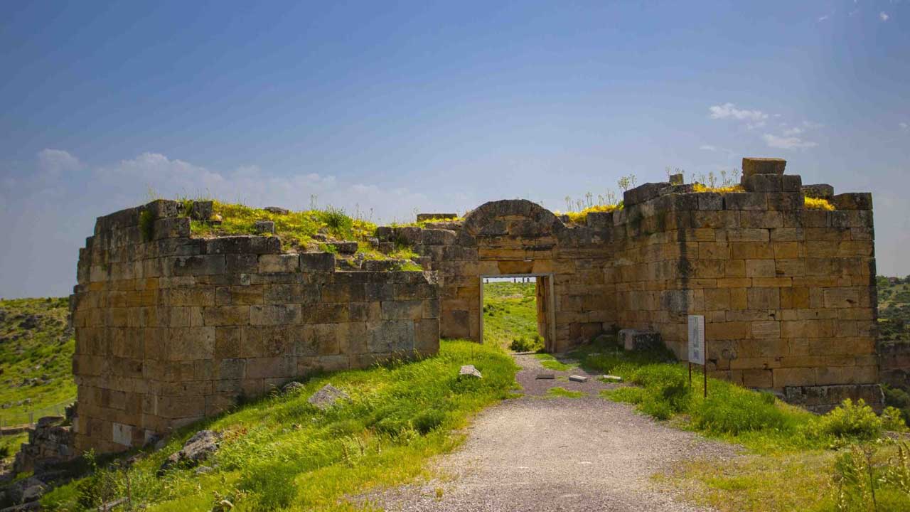 Muğla’da ödül alan “Blaundus Antik Kenti” fotoğrafı ortalığı karıştırdı