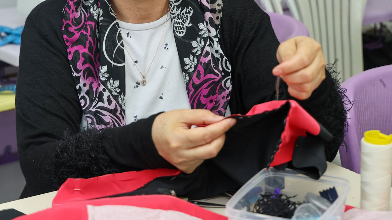 Uşak Belediyesi sanat ve meslek edindirme kurslarına yoğun ilgi