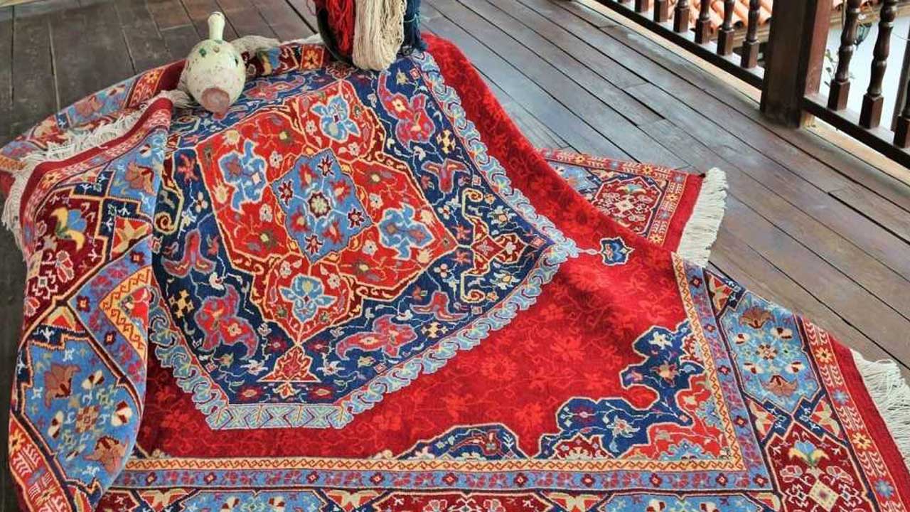 Dünyanın en önemli müzelerinde sergilenen Uşak Halısı, sanat ve kültür mirası olarak yaşıyor