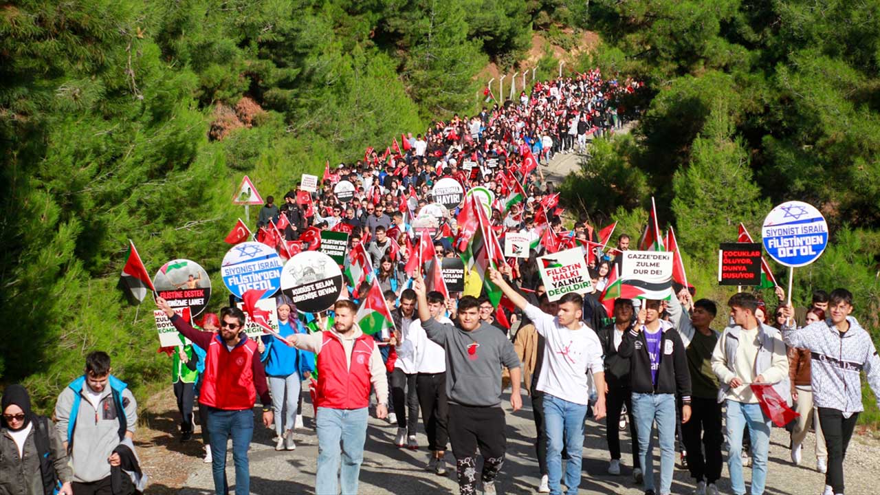 Uşak'ta Filistin'e destek yürüyüşü düzenlendi