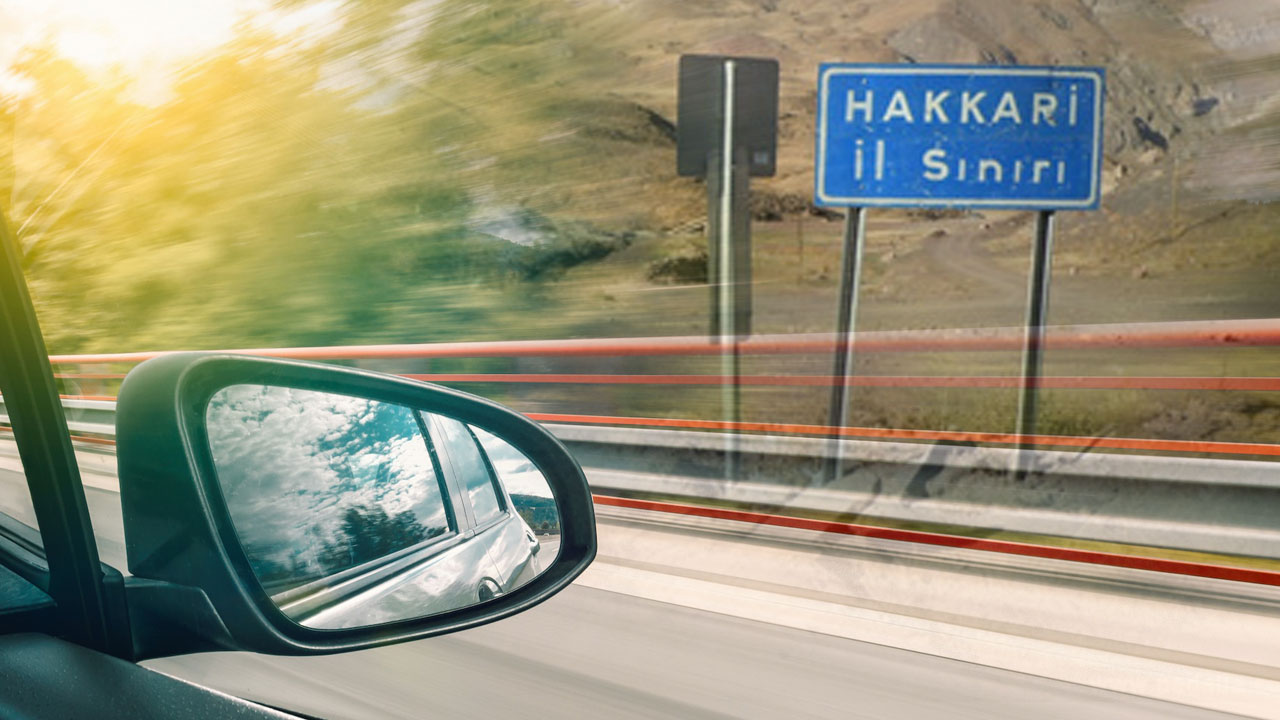 Uşak Ve Hakkari Arası Kaç Km, Uşak İle Hakkari Kaç Saat Sürer?