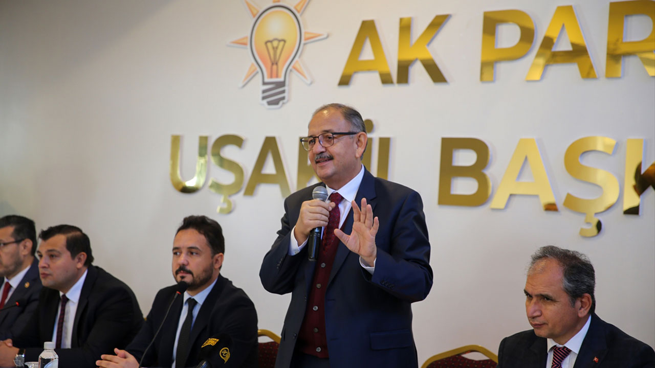 Bakan Özhaseki, AK Parti Uşak İl Başkanlığı'nı ziyaret etti