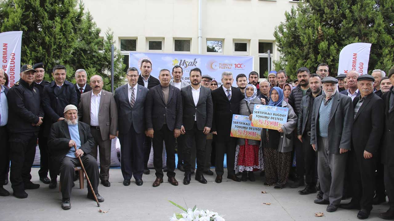 Uşak'ta çiftçilere 150 ton buğday tohumu dağıtıldı