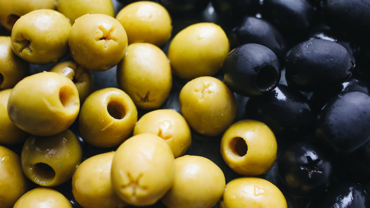 Uşaklılar, Prof. Dr. Müftüoğlu cevapladı! “Siyah zeytin mi yeşil zeytin mi?”