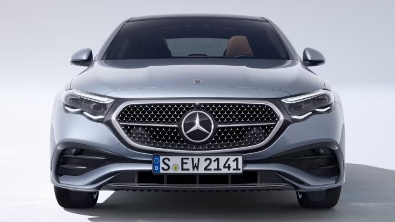Göz kamaştıran Mercedes E-Serisi’nin Türkiye fiyatı belli oldu