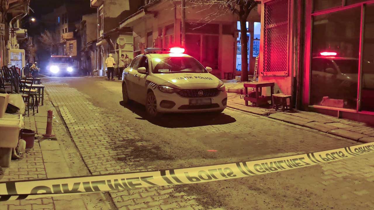 Muhtar arasındaki silahlı kavga çıktı!1'i öldü, 1'i yaralandı