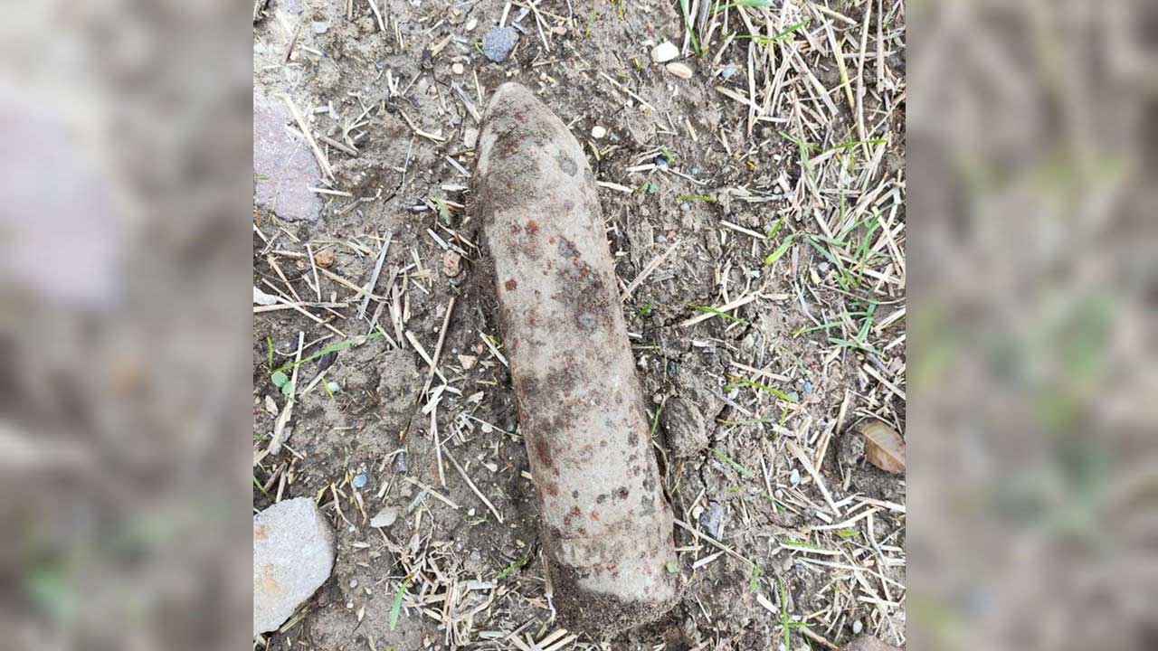 Uşak'ta Kabaklar köyünde tarlada top mermisi bulundu