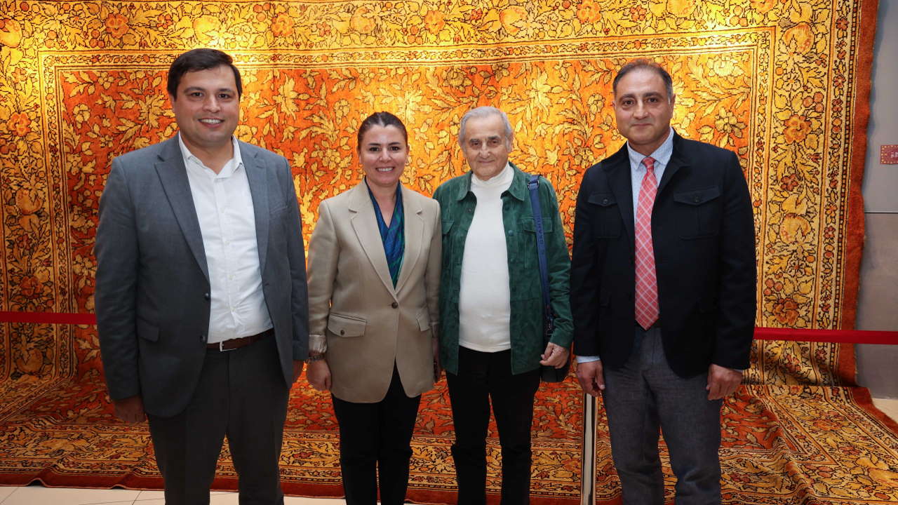 Tarih Boyunca Uşak Halısı Kitap Lansmanı ve Halı Sergisi Büyük İlgi Gördü