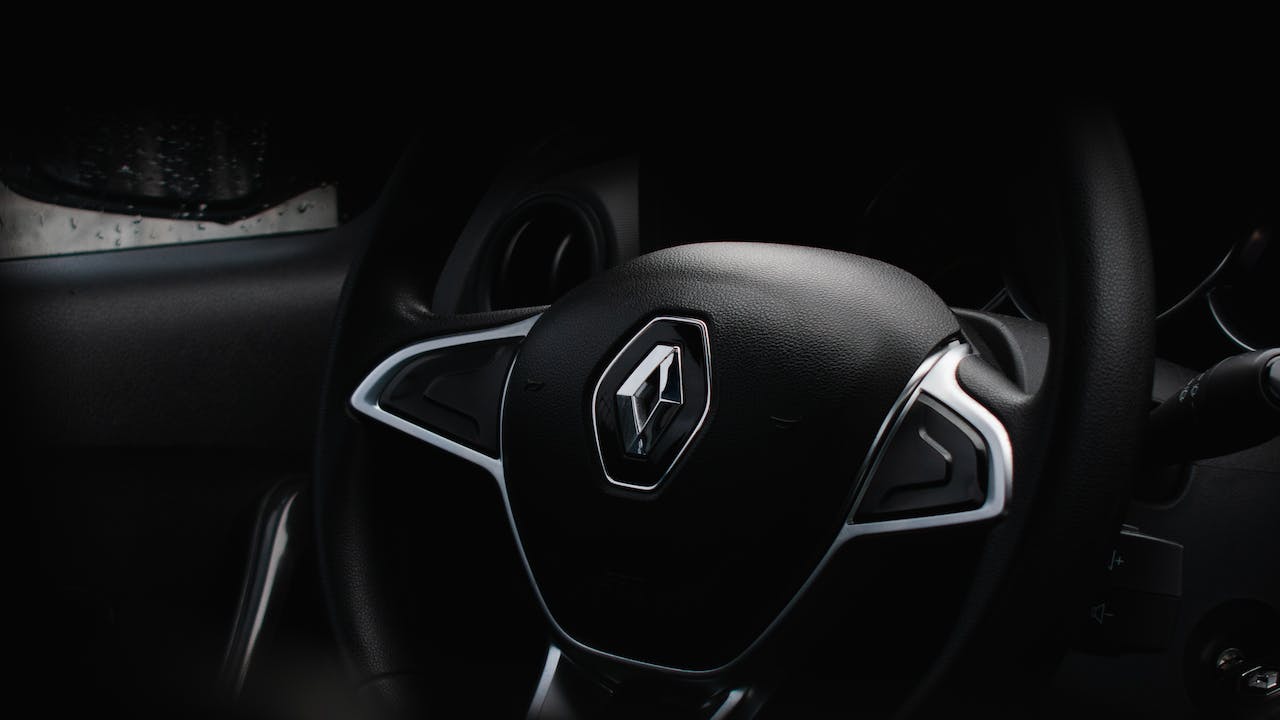 Uşaklılar, Renault aralık fiyatlarını duyurdu! Sadece tek bir modele zam