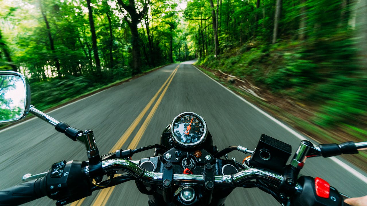 Uşaklı motosiklet sahipleri dikkat! Ticaret Bakanlığı, 6+6 yasağını getirdi