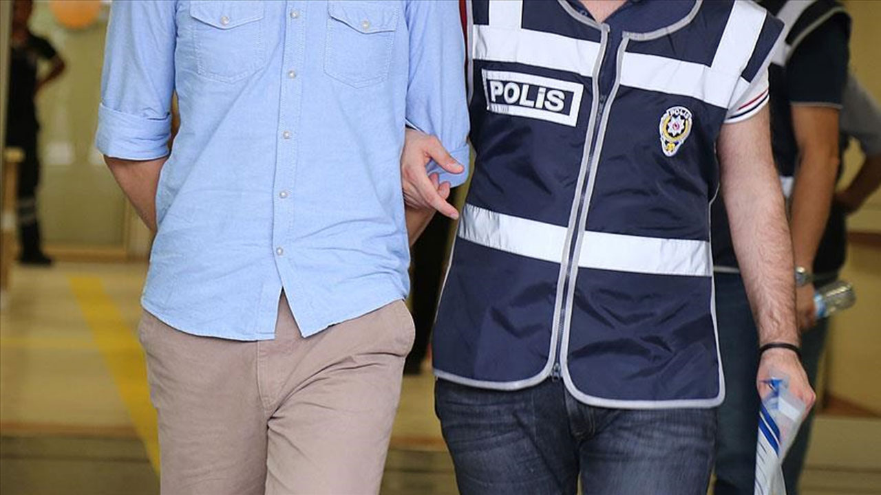 Uşak’taki uyuşturucu operasyonunda 2 torbacı paketlendi