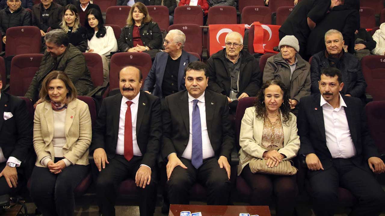 Demokrat Parti Genel Başkanı Uysal, Uşak'ta hükümetin politikalarını eleştirdi